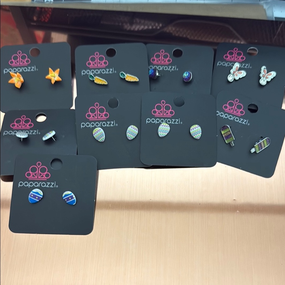 ⭐ 5 for $30 Mix & Match Items.. 
9 sets/ Paparazzi Kids Colorful Earring Set